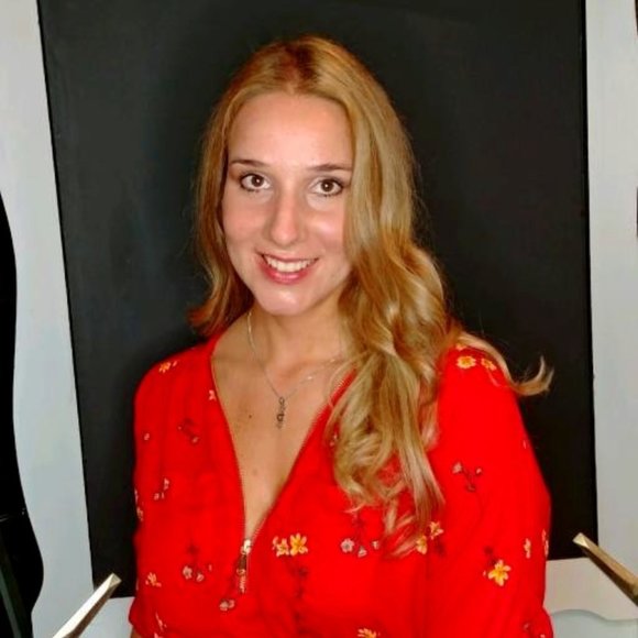 Meet your Posher, Sylvia - Picture 1 of 1